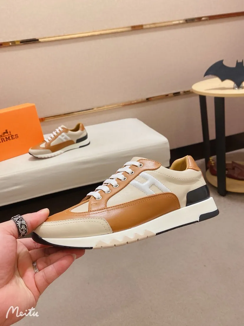 Ex-factory price: 500💰《HERMES》【Classic original single version】Hermès; top 🔝purchasing agent🔍🔍men's latest 🇺🇸sold simultaneously, original imported from Italy ▲▲first-layer cowhide ▲▲ (high-end, nobility and class) ) Exquisite workmanship (Italian 🇮🇹 imported water-dyed 🐂 cowhide lining) sole: original sole provided by the original factory, ⚠️exclusive double-layer activity·TPR·rubber·combined molded outsole; super comfortable·wear-resistant·non-slip·environmental protection The real thing is more beautiful when photographed in kind (high quality, following orders), you can come in and out at will * Number of yards: 38·39·40·41·42·43·44# (can be customized 45.)